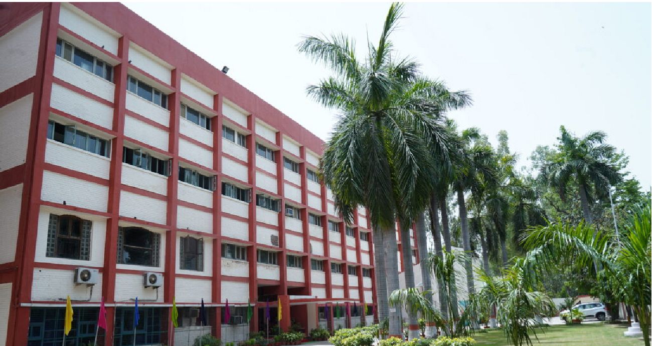 INTERNATIONAL INSTITUTE OF HOTEL MANAGEMENT - (IIHM), NEW DELHI