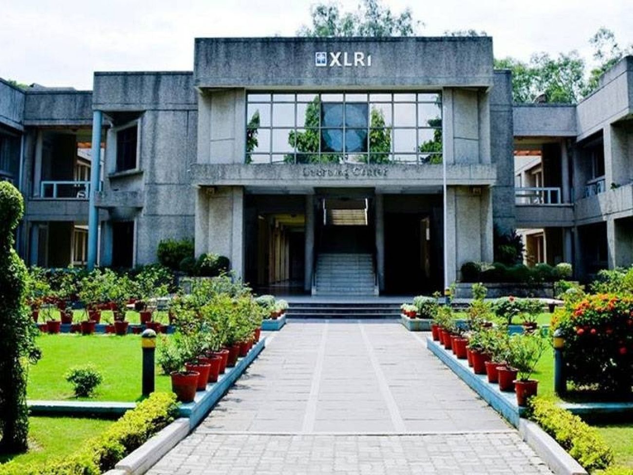XLRI XAVIER SCHOOL OF MANAGEMENT
