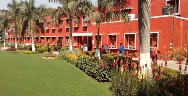DAULAT RAM COLLEGE - DELHI