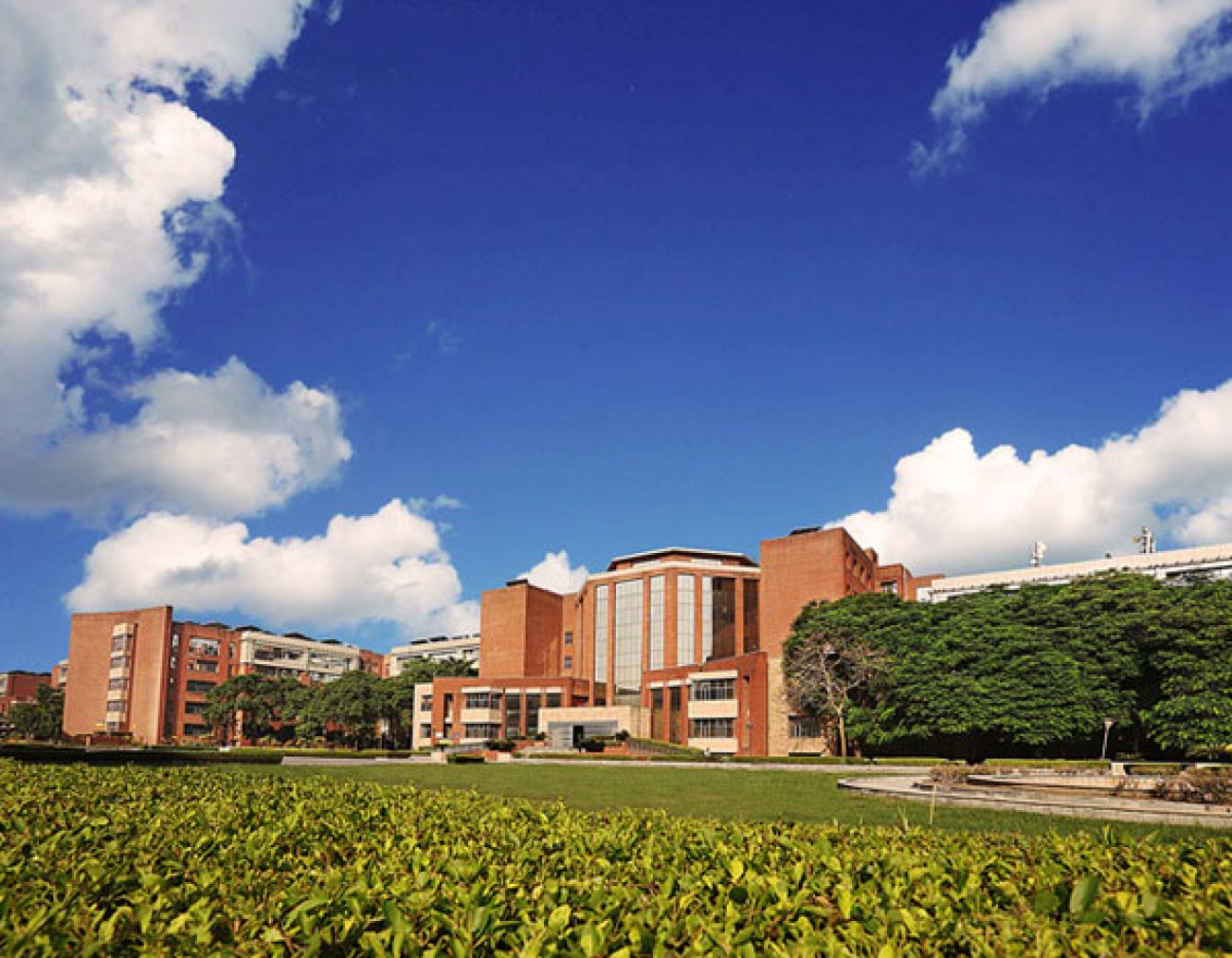  Amity University, Noida