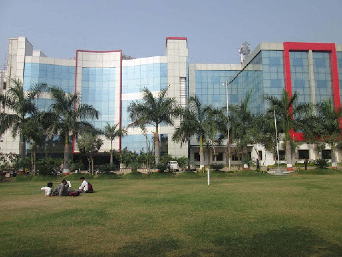 TULSIRAMJI GAIKWADPATIL COLLEGE OF ENGINEERING AND TECHNOLOGY - (TGPCET), NAGPUR